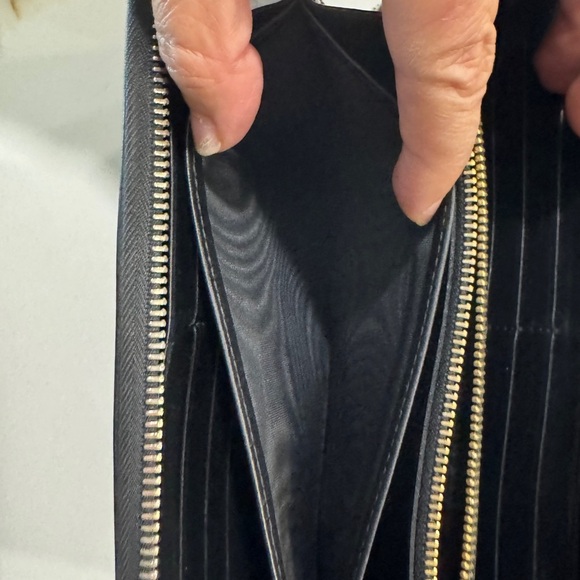 ✨ Prada Quilted Nylon Zip-Around Wallet - Black ✨ - Picture 6 of 11